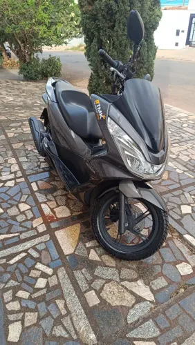 Honda PCX Anápolis (revisada e pneus novos) 41km/l