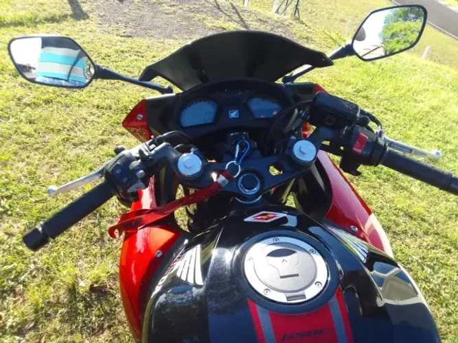 Honda CBR 650f 2017 com escapamento esportivo por R$ 45,000.