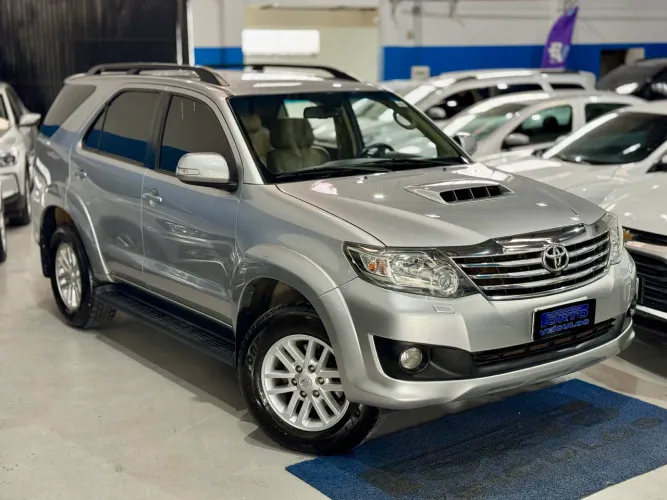 Toyota Hilux SW4 SRV 4X4 3.0 TDI 2015 7 lugares