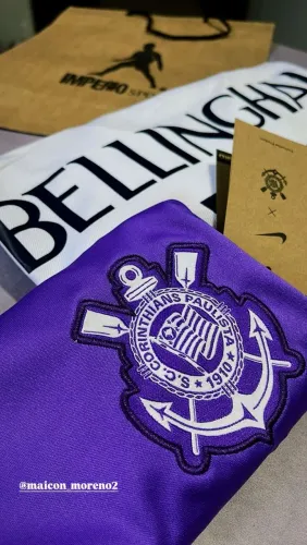 Camisa do Corinthians roxa