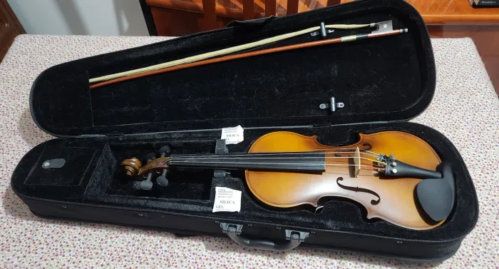 Violino Vignoli E44 4/4 + Arco + Breu + Encordoamento Mauro Calixto + Case Original