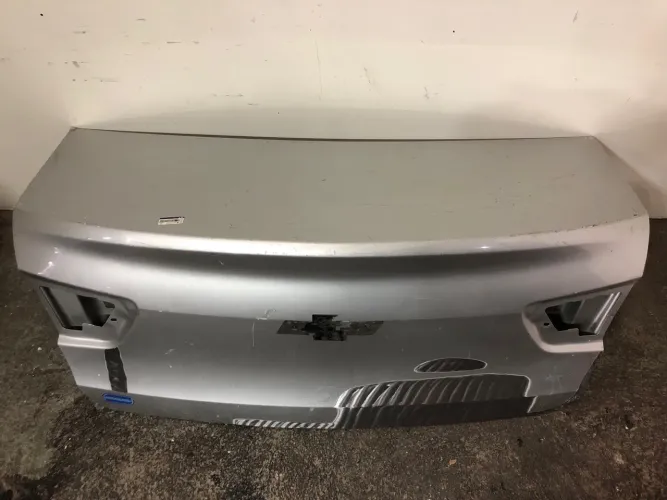 Tampa Traseira Chevrolet Cobalt 2016 2017 2018 2019 2020 (Usado)