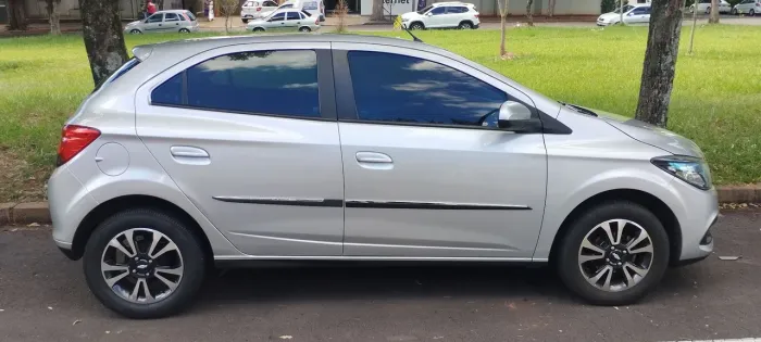 Chevrolet Onix Hatch LTZ 1.4 8V Flex Power Mec. 4P 2014