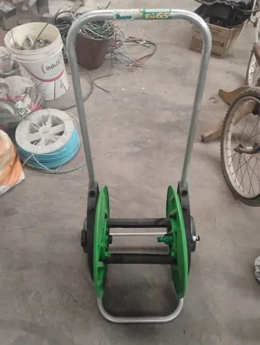 Carrinho para mangueira de jardim 