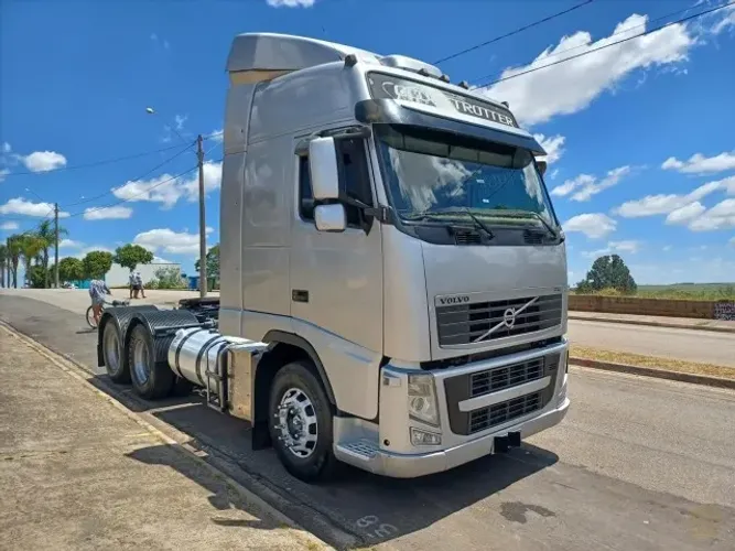 Volvo FH460 Tração 6x2 Ano 2014