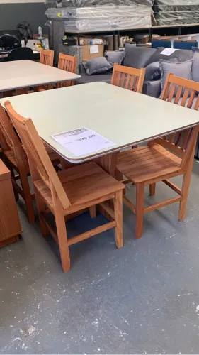 Conjunto de Mesa 4 Lugares Oportunidade Única 