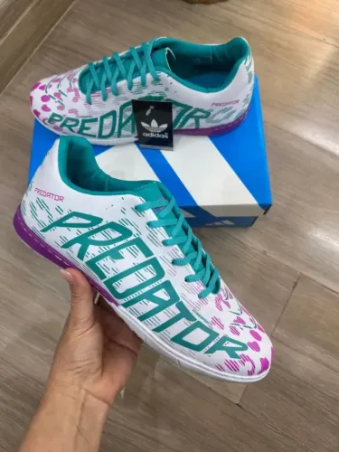 Chuteira Adidas Predator Society