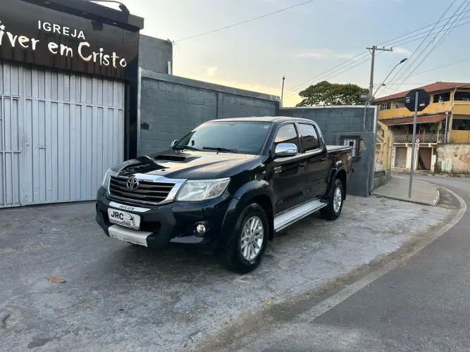 Toyota Hilux CD SRV D4-d 4X4 3.0 TDI Diesel AUT 2015