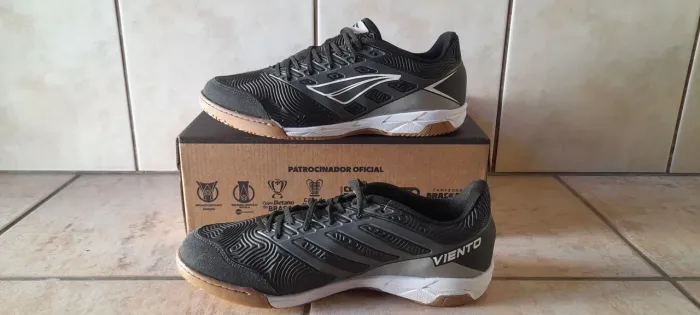 Tenis Futsal Viento Novo