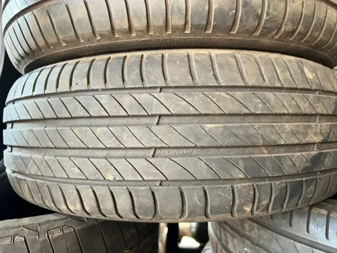Pneu 185/60/15 Michelin 90% vida útil