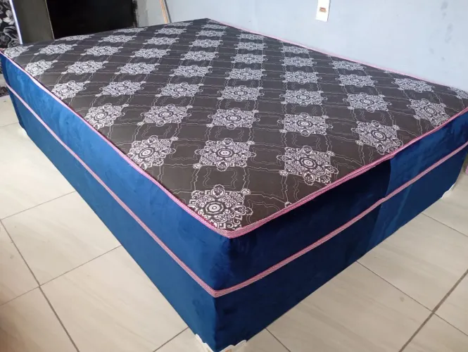 Cama de casal de mola 