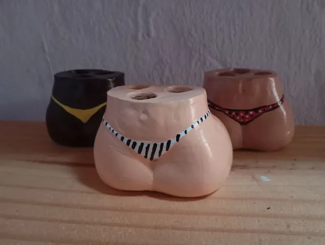 Porta canetas criativos em formato de corpo de praia