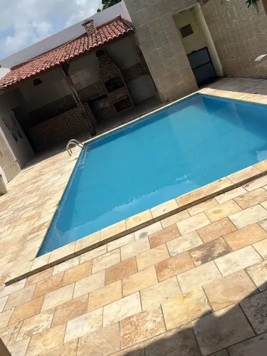 Fins de semana é diária 