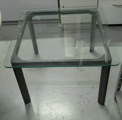 Mesa de centro com tampo de vidro para escritório