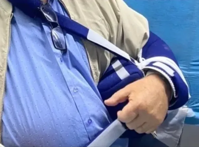 Tipóia funcional americana com coxim de abdução para membro superior. Super confortável.