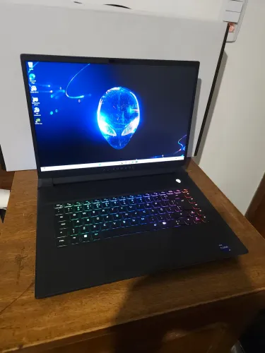 Alienware M16 R1 rtx 4070 e i9 13900hx