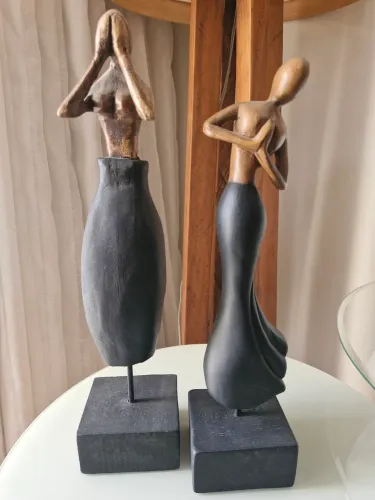 Estatuetas de Madeira