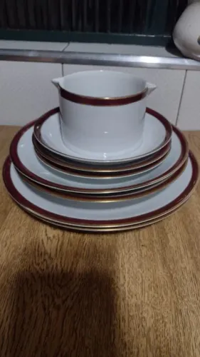 Jogo de pratos e molheira em porcelana vintage renner porto alegre