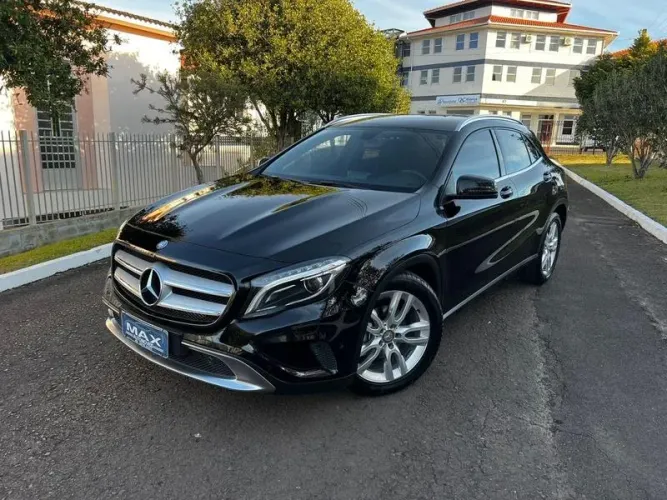 MERCEDES-BENZ GLA 200 