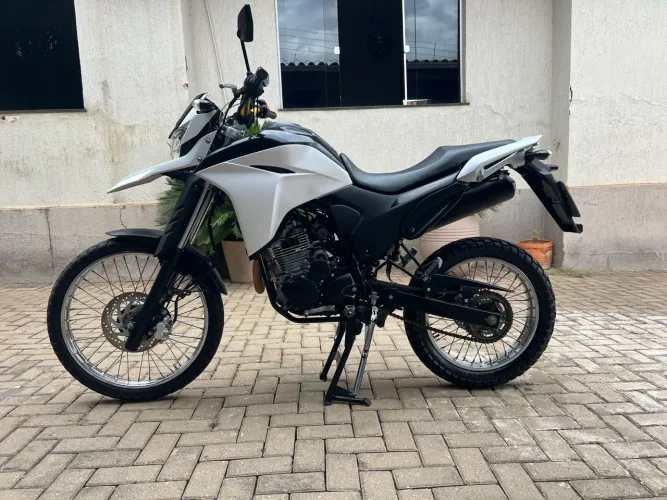 Moto em bom estado de conservação 