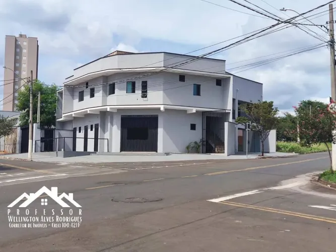 Prédio com casa, apartamentos e salões na Cidade Universitária I em Limeira