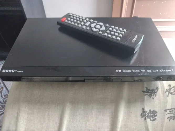 DVD SEMP Toshiba está funcionando perfeitamente tem.o controle remoto mas não funciona