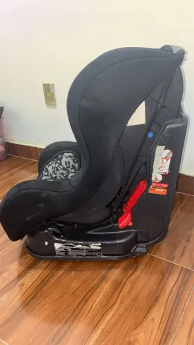 Vendo cadeirinha de carro semi novo 400 reais