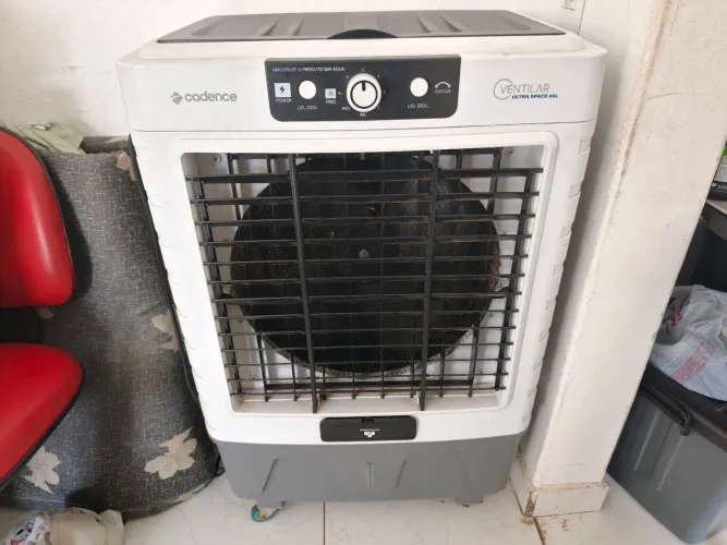 Climatizador de ar 45L bem conservado