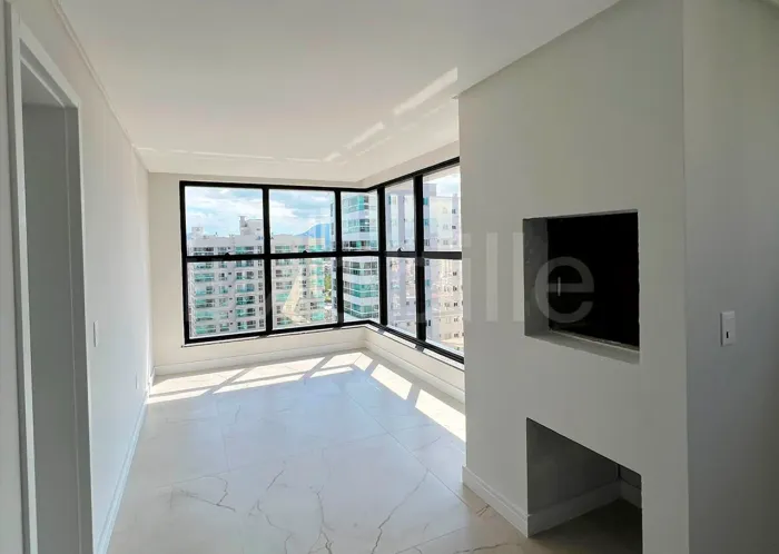 Apartamento à venda no Edifício Sky Tower Residence em Porto Belo