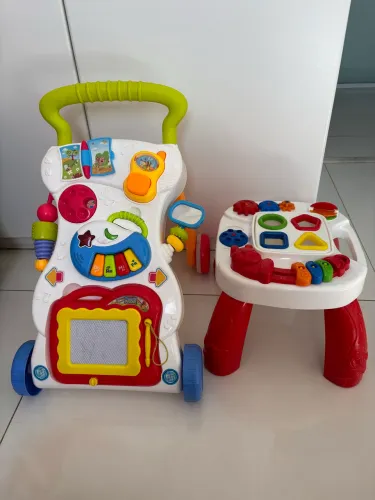 Andador e mesa de atividades baby 