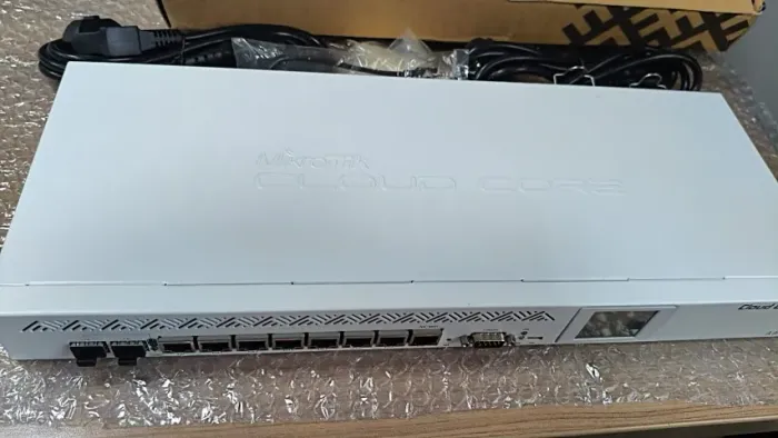 Roteador MikroTik Cloud Core CCR1009-7G-1C-1S+
