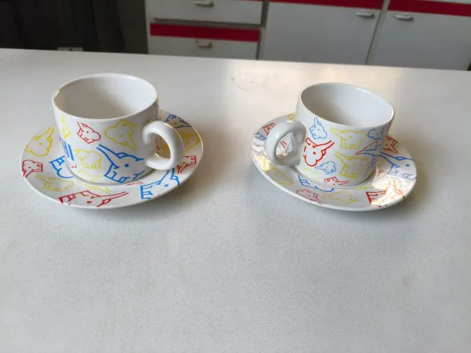 Par de Xícaras Antigas Zojirushi Elefante - Porcelana Landex Vintage