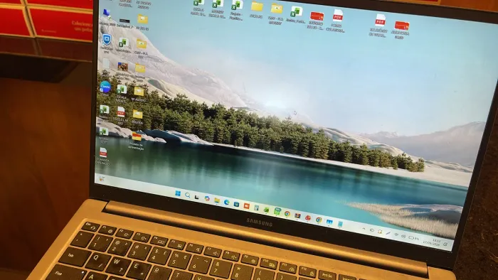 Notbook Galaxy book 4