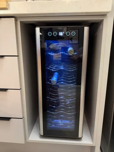 Adega de Vinho Climatizada Electrolux 12 garrafas 