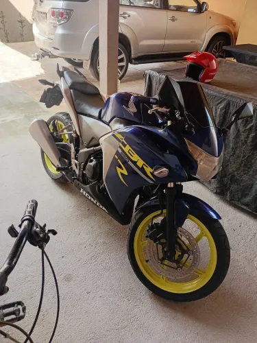 Honda CBR 250r, Extra(a mas nova do RN)