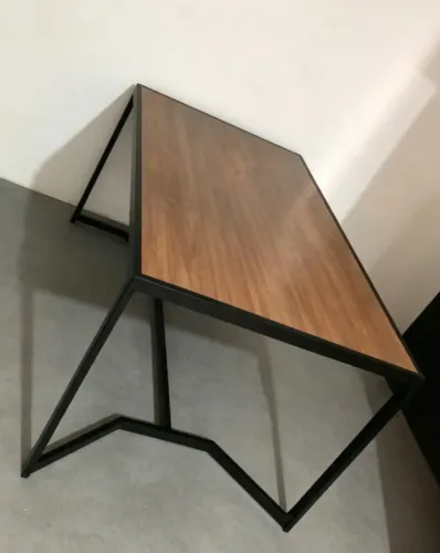 Mesa de jantar industrial