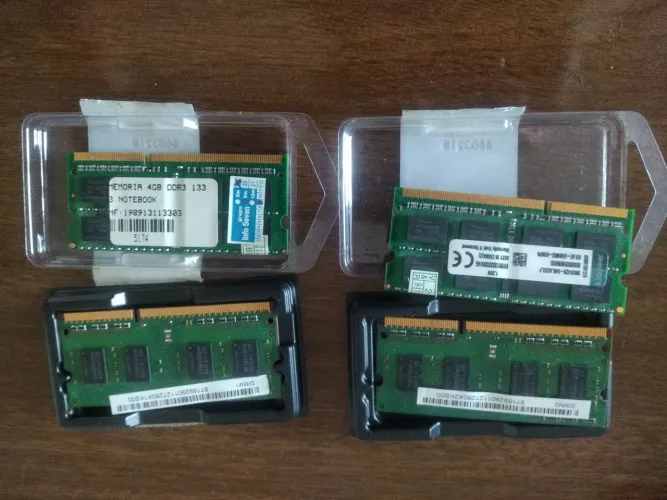Memórias DDR3, totalizando 12GB