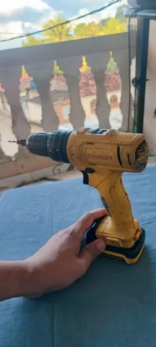 Furadeira e parafusadeira Stanley Oportunidade!