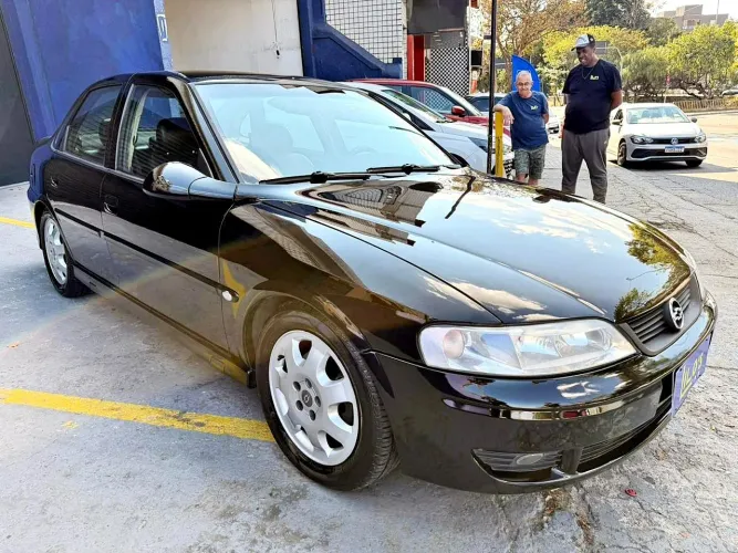 Chevrolet Vectra CD 2.2 16V / 2.0 16V Mec./aut. 2004