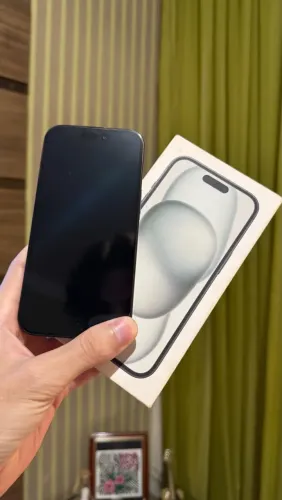 iPhone 15 128GB