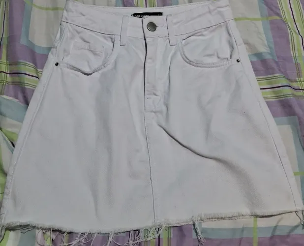 Saia jeans branca riachuelo 34