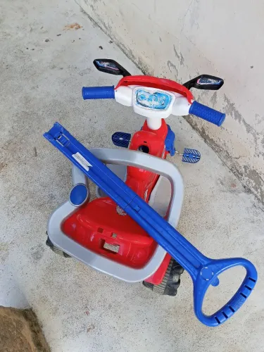 Motoca (Triciclo Tico- Tico) marca Magic Toys