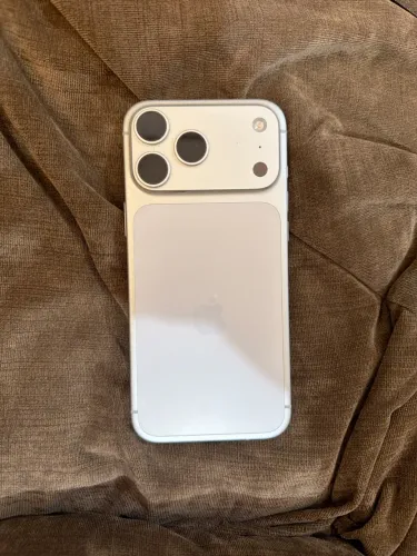 iPhone 17 Pro Max - Prata