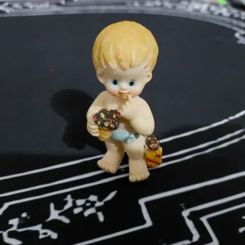 Miniatura Decorativa Bebê com Sorvete