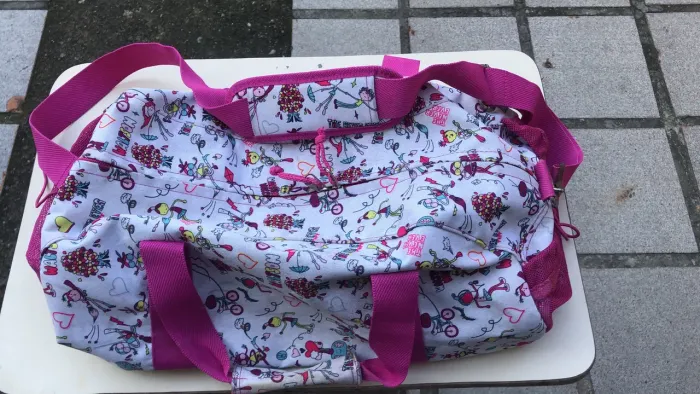 Bolsa mala infantil menina grande - viagem/balé/academia / estampa colorida