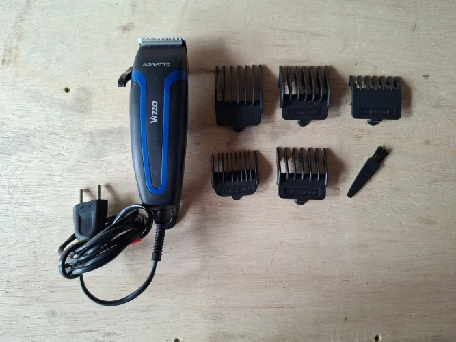 Maquina de Cortar Cabelo Semi nova