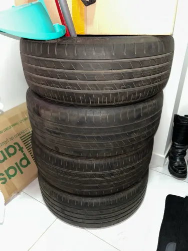 Pneu 205/45R18 Goodyear Eagle Touring 86V Aro 18