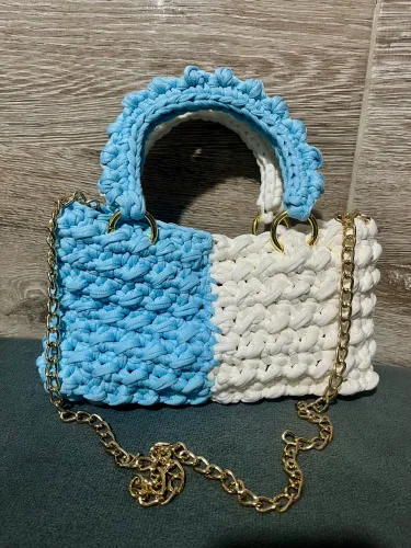 Bolsa de Crochê em Fio de Malha