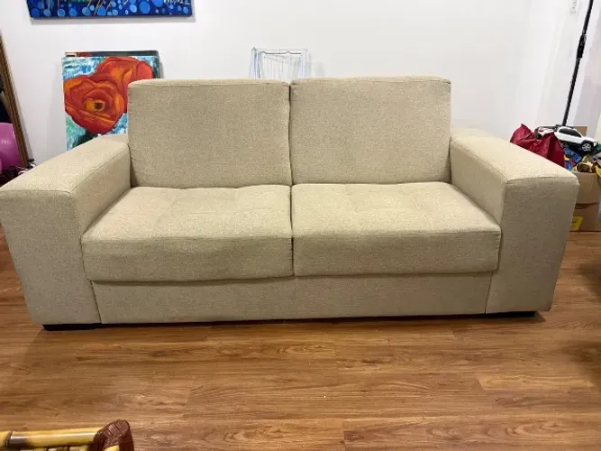 Vendo sofá super conservado de linho por 800,00