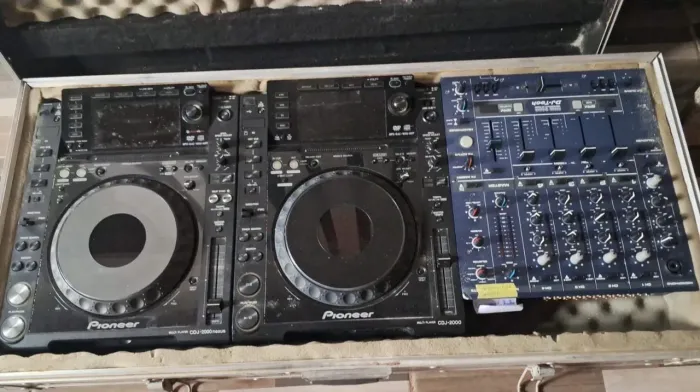 2 CDJ PIONNER E MESA